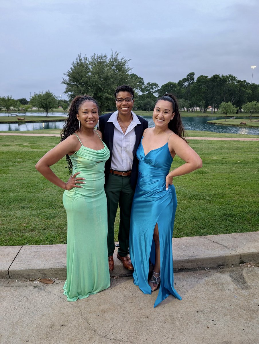 CoachSJack's tweet photo. 2025 FAB Awards with my FBISD family⚡️#WeCleanUpNice https://t.co/LE4HoCY96B