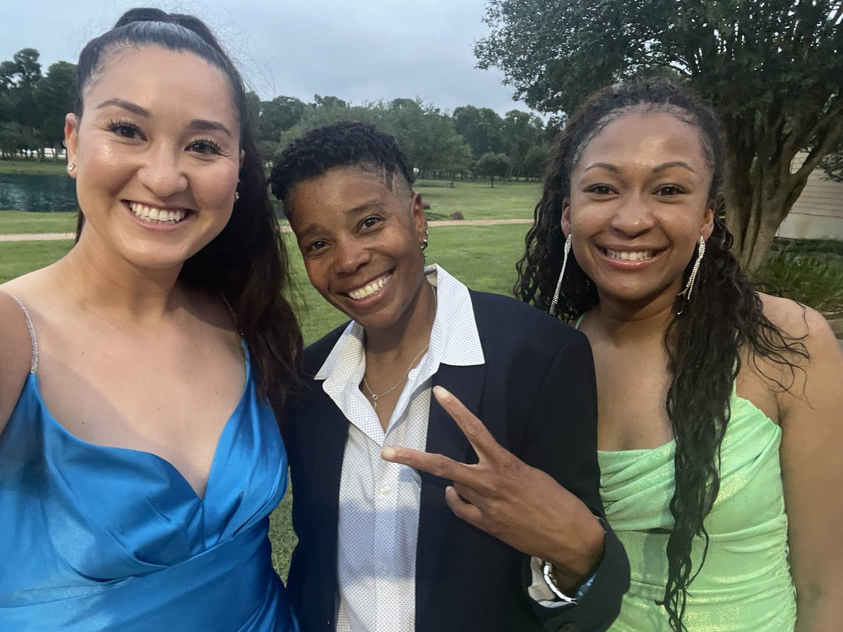 CoachSJack's tweet photo. 2025 FAB Awards with my FBISD family⚡️#WeCleanUpNice https://t.co/LE4HoCY96B