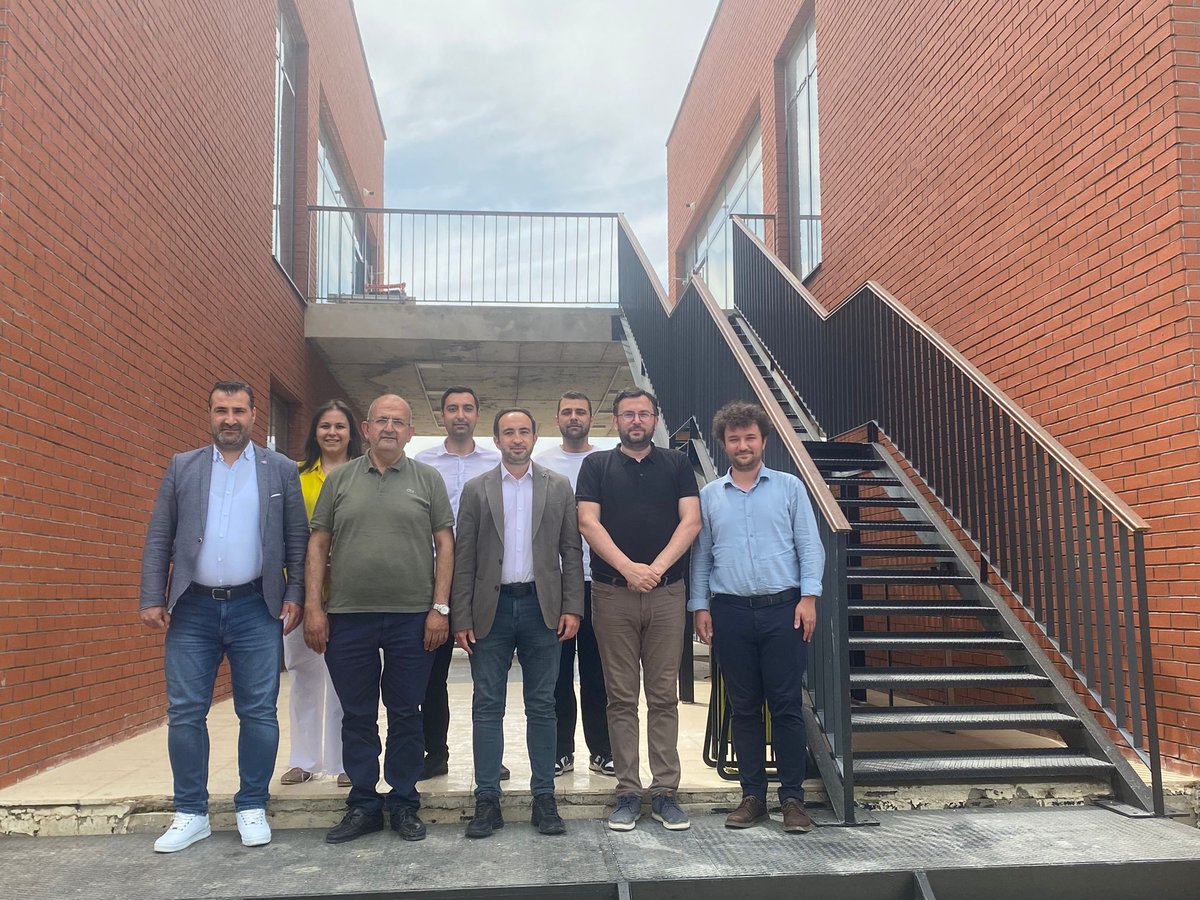 Innopark Konya Teknoloji Geliştirme Bölgesi’nden Murat ÖZBEK, Kadir DEDEMEVİ ve Kürşat ÇİÇİN Mersin Agropark’ı ziyaret etti. Gerçekleşen ziyaret kapsamında Agropark tanıtıldı, aynı zamanda çeşitli başlıklarda karşılıklı değerlendirmelerde bulunuldu.