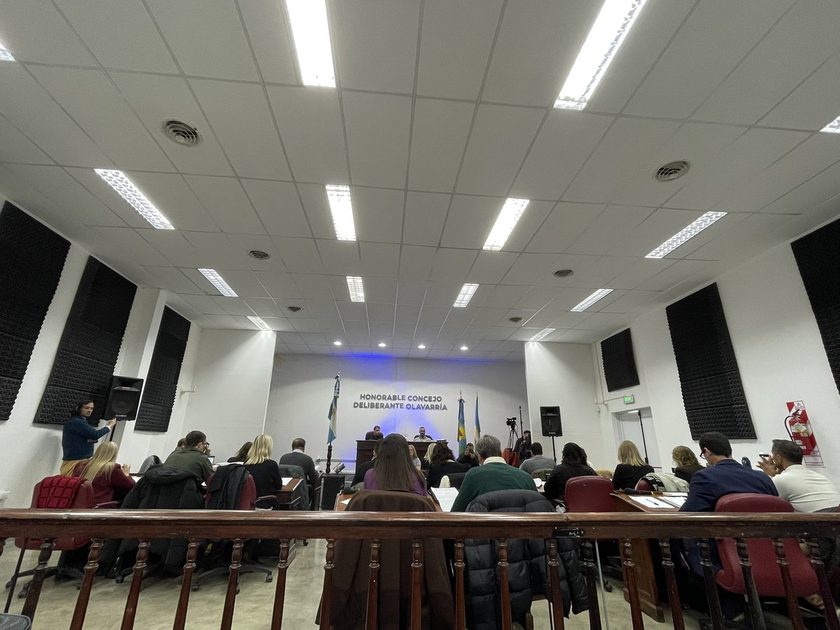 OlavarriaPro's tweet photo. 🙋🏼‍♀️🙋🏽 comenzó la Sesión Especial para el tratamiento de la #RendiciónDeCuentas2024 
En vivo en https://t.co/QmuoGdXEh2 https://t.co/neEq1iitV8