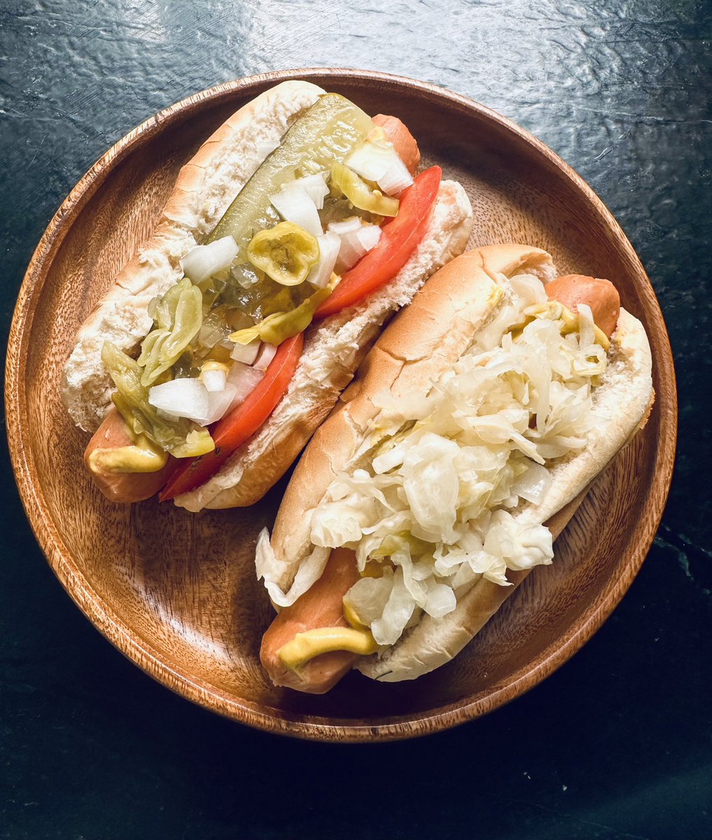 You’re vegan, so do you just eat tofu and salad? 🤪

Absolutely not!

We made all of these classic dishes plant-based with simple plant-based protein swaps 👇

🌱 Pan fried fish fillet with herb aioli
🌱 Citrus spareribs
🌱 Beef stroganoff 
🌱 Chicago style hot dogs