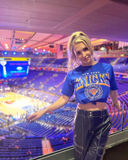 Watch alix's leaked NSFW photo on TwXstars