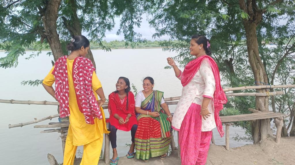 Healing isn’t always about words or medicine—sometimes, just being present is enough.
Spent a day with a Bandhanmukti member , sharing stories of trust, love, and unconditional connection.

#SurvivorVoices #HealingTogether #NoJudgementJustLove #BandhanMukti