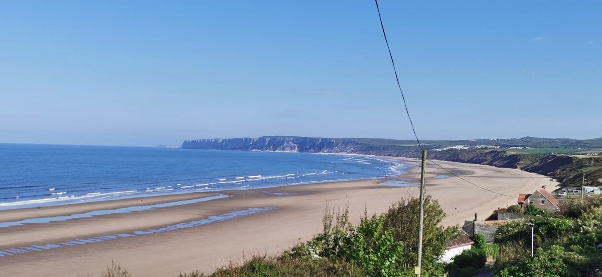 #filey #Yorkshire #fileyBay #photography #northyorkshire #northsea #photooftheday #lovewhereilive #beachlife #bluesky #bluesea #reightonsands #bempton #hunmanby #speeton #flamborough