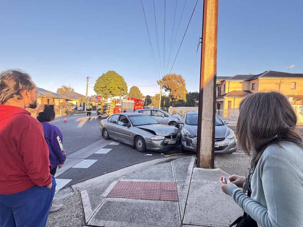 Heard a decent car crash Monday morning (didn't see it) being "hard coded" to help, my training kicked in, everyone walked away, but all the drivers weren't in the headspace to do the practical things at the start, so I assisted by getting all 3 emergency services to scene.