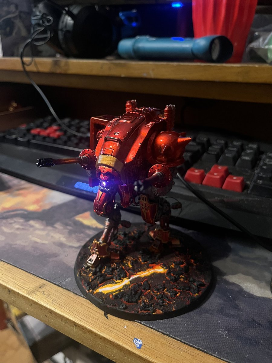 EddieRWebber's tweet photo. Armiger + Zaku 2

#imperialknight #warhammer40k #warhammer #warhammer40000 #zaku #Gundam #armiger #imperialknights https://t.co/rawvPHrDxH