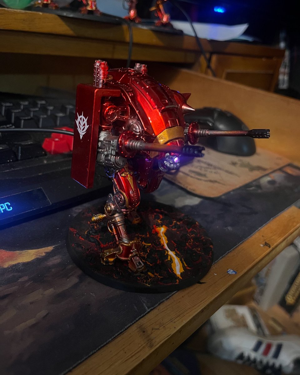 EddieRWebber's tweet photo. Armiger + Zaku 2

#imperialknight #warhammer40k #warhammer #warhammer40000 #zaku #Gundam #armiger #imperialknights https://t.co/rawvPHrDxH