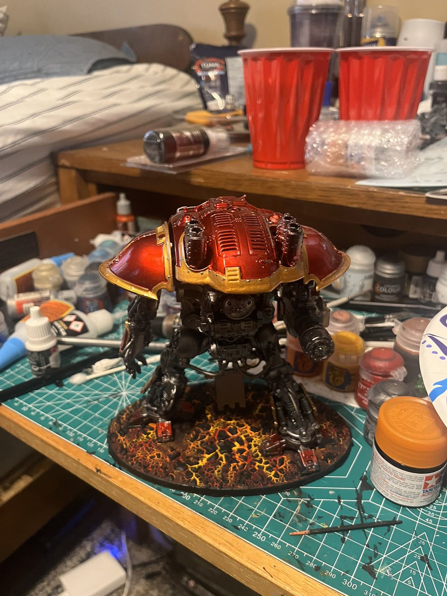 EddieRWebber's tweet photo. Canis Rex 

#warhammer40k #warhammer #warhammer40000 #imperialknight #imperialknights #canisrex #zeon #char https://t.co/WupZ8yGfdD