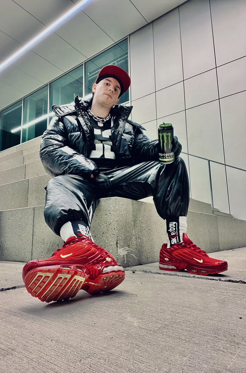 Alphaboy1985's tweet photo. RT RT RT AND EXPOSE THIS SHINY BITCH! He walked like this for 2 Hours! Want to see more? RT AND EXPOSE https://t.co/3hWVkPuY6V