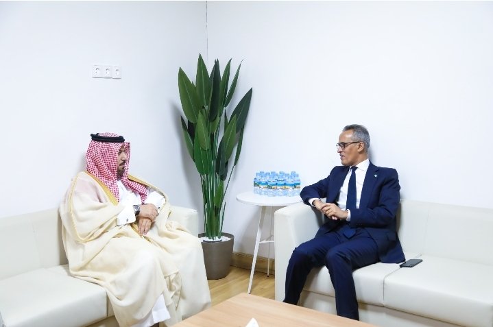 mostfamedmoctar's tweet photo. معالي وزير العقارات وأملاك الدولة والإصلاح العقاري المختار ولد احمد ولد بوسيف يستقبل السفير السعودي بحضور سيادة الأمين العام للوزارة محمد محمود ولد اعمر ولد عبداللَّ. https://t.co/Vw3Cm5ioje