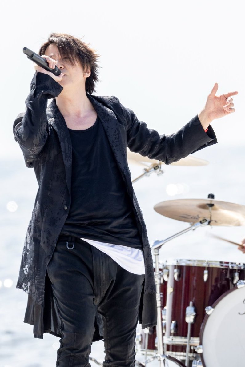 ★送料無料★ 激レア GLAY TERU 着 ロングレイヤードジャケット 激レア GLAY TERU 着 テーラードジャケット ＋ カットソー roar - メルカリ
