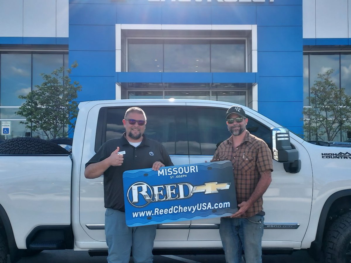 ReedChevySTJ's tweet image. Andrew Gill just leveled up with a brand-new 2025 Chevy 2500! Big shoutout to Jason for getting him behind the wheel of this beast. Power, performance, and style—ready to roll! 💥🛻 #ReedChevrolet #Chevy2500