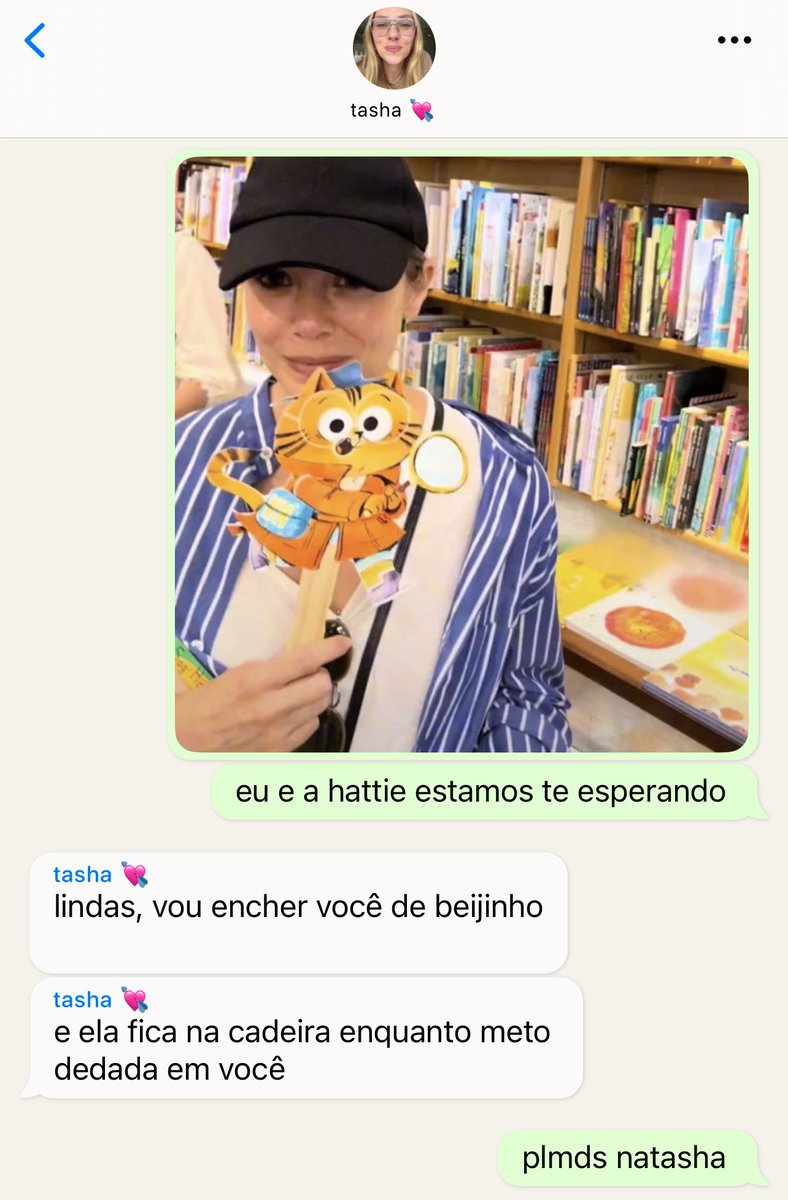 acervowandanat's tweet image. uma chat normal entre as namoradinhas…