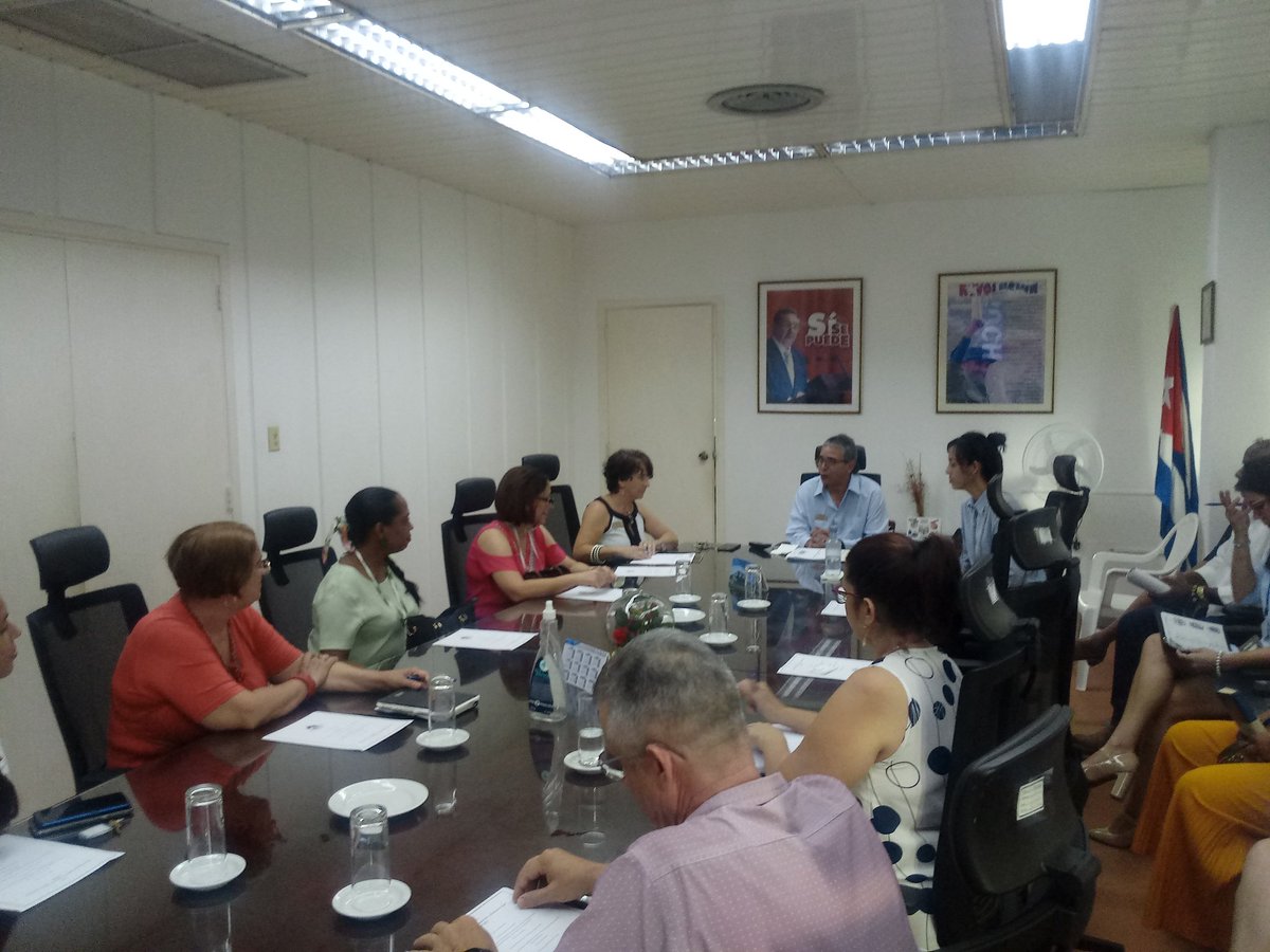 Empresa <a href="/EmpresaSuchel/">Empresa Suchel</a> recibe visita d <a href="/IcsCuba/">Instituto de Información y Comunicación Social</a> Instituto de Comunicación Social para inspeccionar aplicación d la Ley de Comunicación.
Oportuna visita para relanzar la labor comunicativa en @GEligera 
<a href="/YuriAguiarLuna/">EnLoDeYuri!!!</a> <a href="/EloylvarezMart1/">Eloy Álvarez Martínez</a> <a href="/micadifo/">Mirla C Díaz Fonseca</a> <a href="/LissetWils86435/">Lisset Alvarez Wilson</a> <a href="/DirGnralSuchel/">Carlos</a>