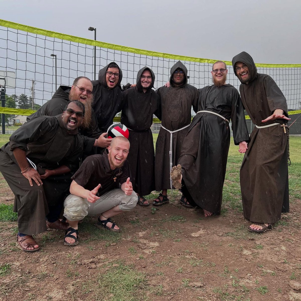 CapFriars's tweet photo. Serving the Lord on the court too. Rain game!
#CapFriars #Franciscan #CapuchinFriar #religiouslife https://t.co/CpczvSUFrQ