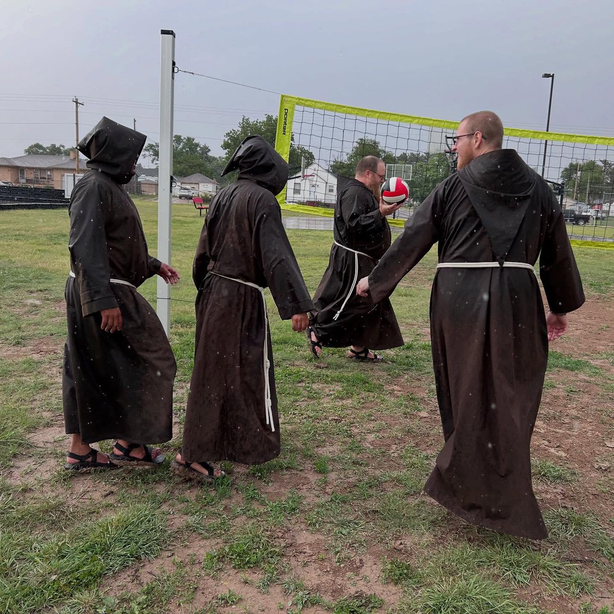 CapFriars's tweet photo. Serving the Lord on the court too. Rain game!
#CapFriars #Franciscan #CapuchinFriar #religiouslife https://t.co/CpczvSUFrQ