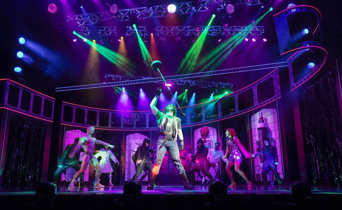 JOB ALERT🚨We are looking for a Production Coordinator to join our busy theatre production office (Trafalgar Theatre Productions) in the heart of the West End, to provide administrative and producing assistance and support to the production team. Apply⬇️

ce0558li.webitrent.com/ce0558li_webre…