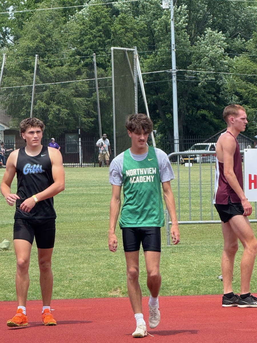 With a successful 6'4 first jump, <a href="/BlayneJackson24/">blayne</a> clinches the TSSAA AA State high jump Title for the second year in a row. CONGRATULATIONS Blayne!  @NVACougars