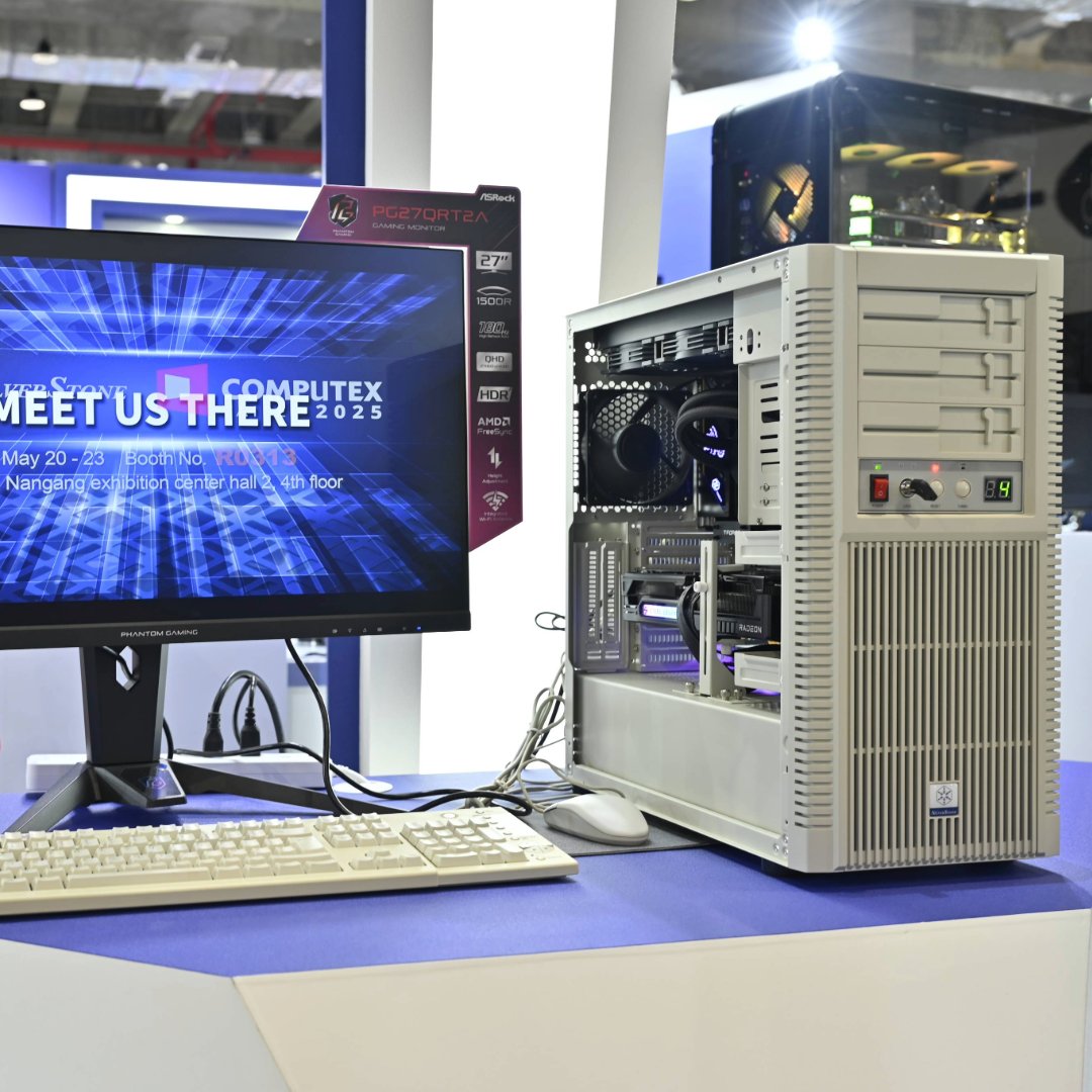 SilverStone_Tek's tweet image. The future of retro is here - FLP02

The FLP02 looks straight out of the ‘90s — with a Turbo button, floppy-style rotating latch, and power switch with keylock — but under the hood, it’s ready for RTX 5090, 360mm liquid cooling! 

#SilverStone #FLP02 #RetroPC #Computex2025