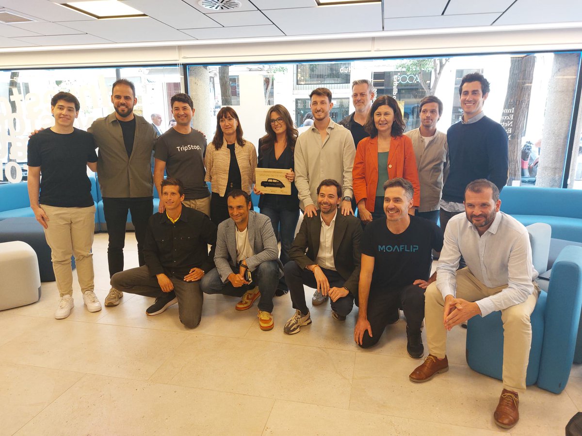 BStartup's tweet photo. @yolandapss @BancoSabadell @seedrocket @Wayra @GoogleStartupES @jemonleon @GoogleCloud_ES @martimanent La startup #ColorAI se alza como ganadora nacional de la VIII edición #VentureOnTheRoad
Enhorabuena a todas las #startups finalistas y gracias al jurado, mentores, partners locales y @Wayra @seedrocket @GoogleCloud_ES por hacer posible una sensacional octava edición. https://t.co/PCzviIrteV