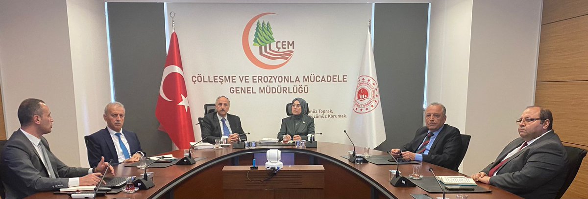 Çölleşme ve Erozyonla Mücadele Genel Müdürlüğü (@cemgovtr) on Twitter photo AK Parti Çevre ve Şehircilik Politikaları Başkan Yardımcısı Şanlıurfa Milletvekilimiz Cevahir Asuman Yazmacı hanımefendi Genel Müdürlüğümüzü ziyaret etti. Ziyarette Genel Müdürlüğümüz çalışmaları paylaşıldı ve karşılıklı istişarelerde bulunuldu.
<a href="/CYAZMAC/">CEVAHİR ASUMAN YAZMACI</a> AK Parti Çevre ve Şehircilik Politikaları Başkan Yardımcısı Şanlıurfa Milletvekilimiz Cevahir Asuman Yazmacı hanımefendi Genel Müdürlüğümüzü ziyaret etti. Ziyarette Genel Müdürlüğümüz çalışmaları paylaşıldı ve karşılıklı istişarelerde bulunuldu.
<a href="/CYAZMAC/">CEVAHİR ASUMAN YAZMACI</a>