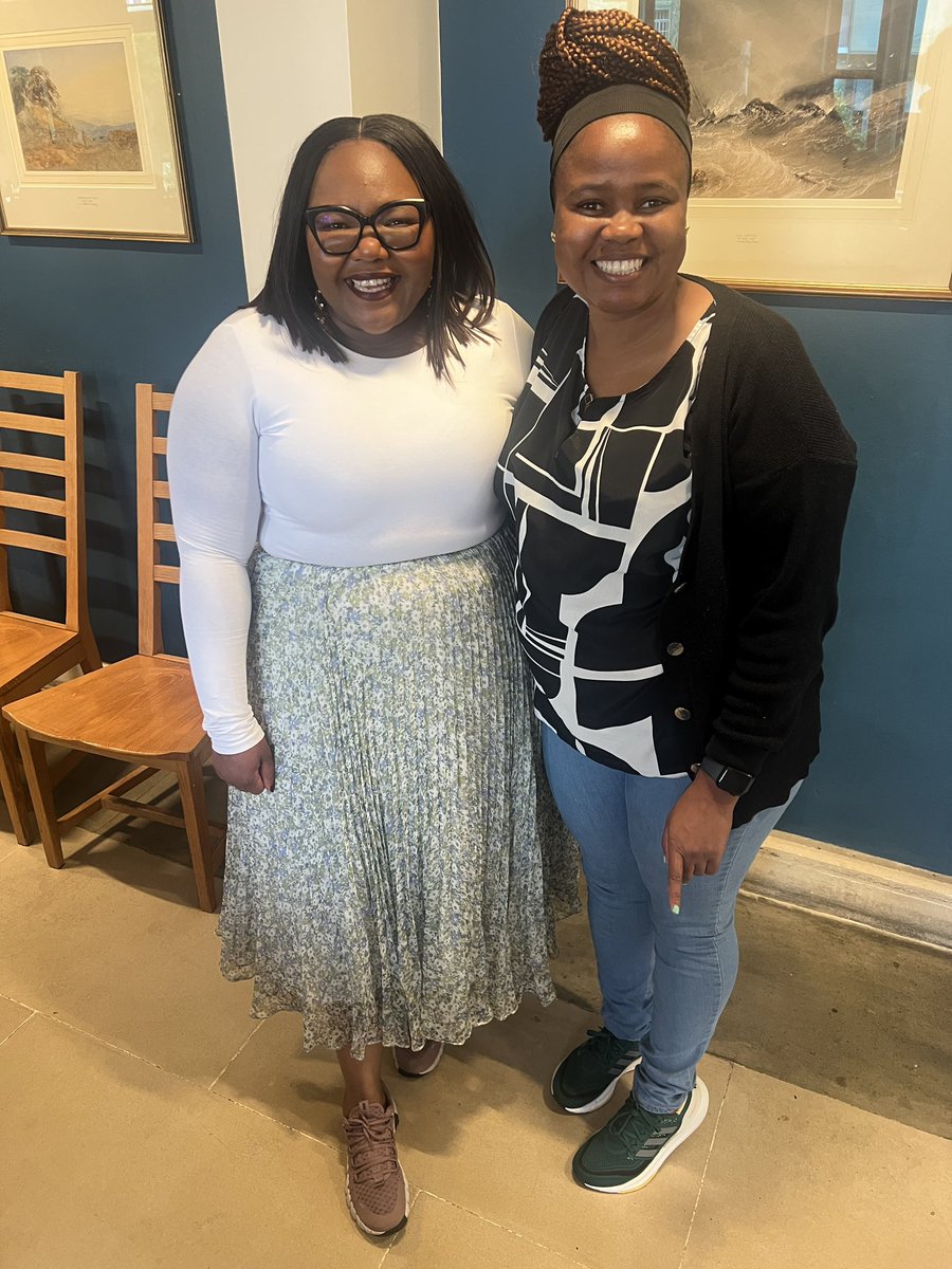 Thala_Mnika's tweet photo. It was so great to meet the Minister of Basic Education at St Cross College, Oxford.
@Siviwe_G https://t.co/zeN2ogSdeJ