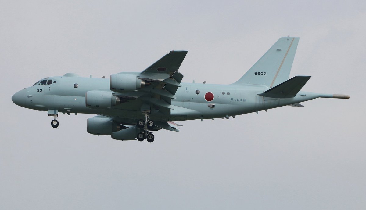 昨日の小松
P-1 (5502)が飛来