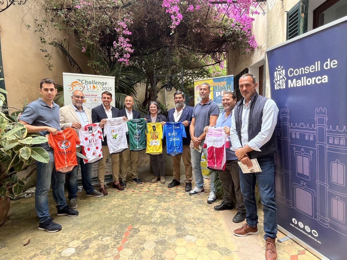 🚴‍♂️ Presentada la 38ª #ChallengePlaDeMallorca!

📅 4 etapas:
24/5 Lloret de Vistalegre
25/5 Porreres
31/5 Costitx
1/6 Algaida

👧🧒 También: Challenge Escolar–GP Consell de Mallorca (alevines e infantiles) los días 25 y 31.

🔗 Info e incripciones: challengeplademallorca.es