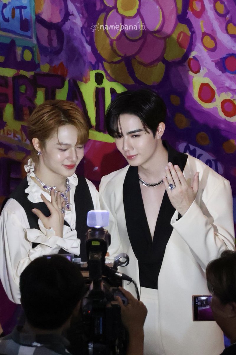 Inmyheart_k's tweet photo. แล้วทำไมโชว์แหวนเหมือนงานนั้นขนาดนี้ค้าา

😳😳😳 https://t.co/0UACNnuC3a