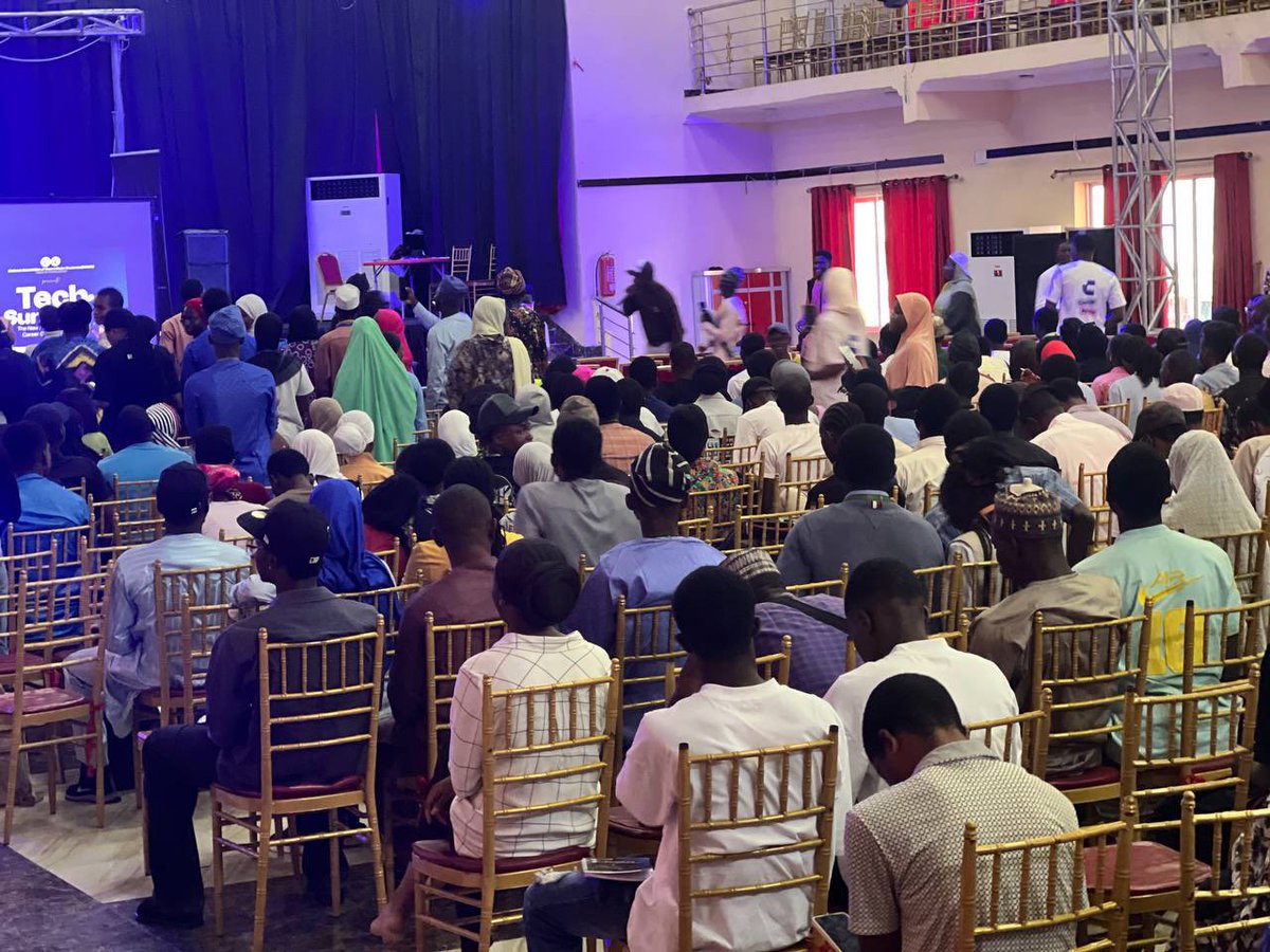 Polyflow_PayFi's tweet image. In the bustling streets of Ilorin, an ordinary shopping receipt is quietly becoming the starting point of a payment revolution.
#PolyFlow wowed the crowd at #CoinW Tech Summit 2.0! 🌍 Together with Ambassador Ebenezer, we showcased how #PayFi is bridging crypto & daily…