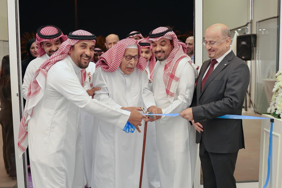 almousagroupsa's tweet photo. بحضور مؤسس مجموعة الموسى الشيخ عبد الله الموسى ورئيس مجلس الإدارة الدكتور ناصر الموسى، ونائب الرئيس المهندس عبد الكريم الموسى، والرئيس التنفيذي م. عصام أبو زهرة، احتفلنا بتدشين المبنى الإداري الجديد لـ NWWC تعبيراً عن التزامنا بالتوسع والتنمية المستدامة.
#مجموعة_الموسى #NWWC #تنمية_مستدامة #تطوير_مستقبلي