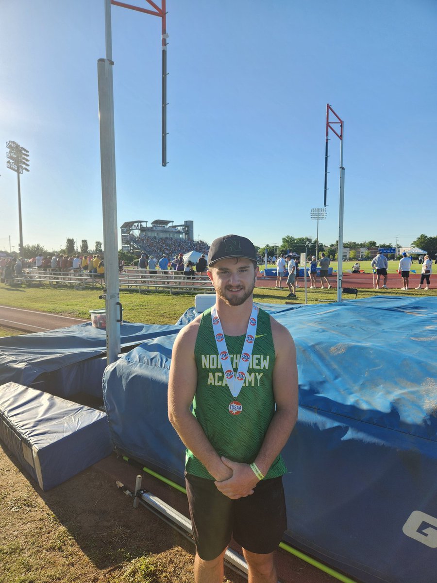 Congratulations to David Hall for bringing back a medal. With a 1st attempt successful vault of 12'6 David secured silver and a second place finish at the TSSAA AA State Championship in Murfreesboro.