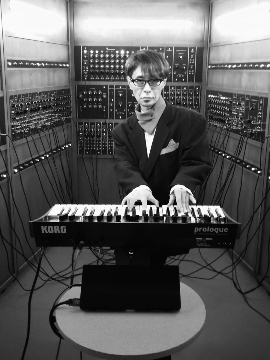 Playing Rydeen

#MAJ2025 
#MUSICAWARDSJAPAN 
#砂原良徳
#KORG
#YMO