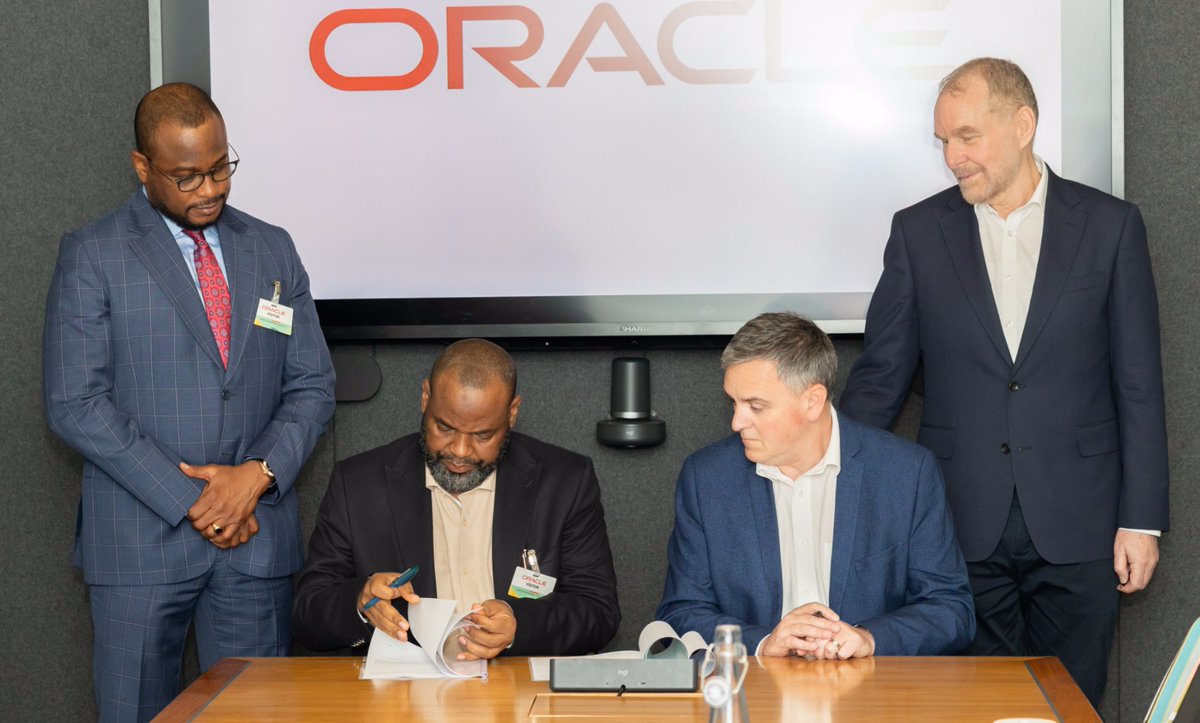 OracleAcademy's tweet image. @Oracle has signed a MOU and an @Oracle_Edu #SkillsDevelopmentInitiative agreement with @Zamfara_state #Nigeria, forging a strategic partnership and bringing 
@OracleAcademy #technologyeducation resources to #highereducation across the state. Read &amp;gt; social.ora.cl/6019NvRXT