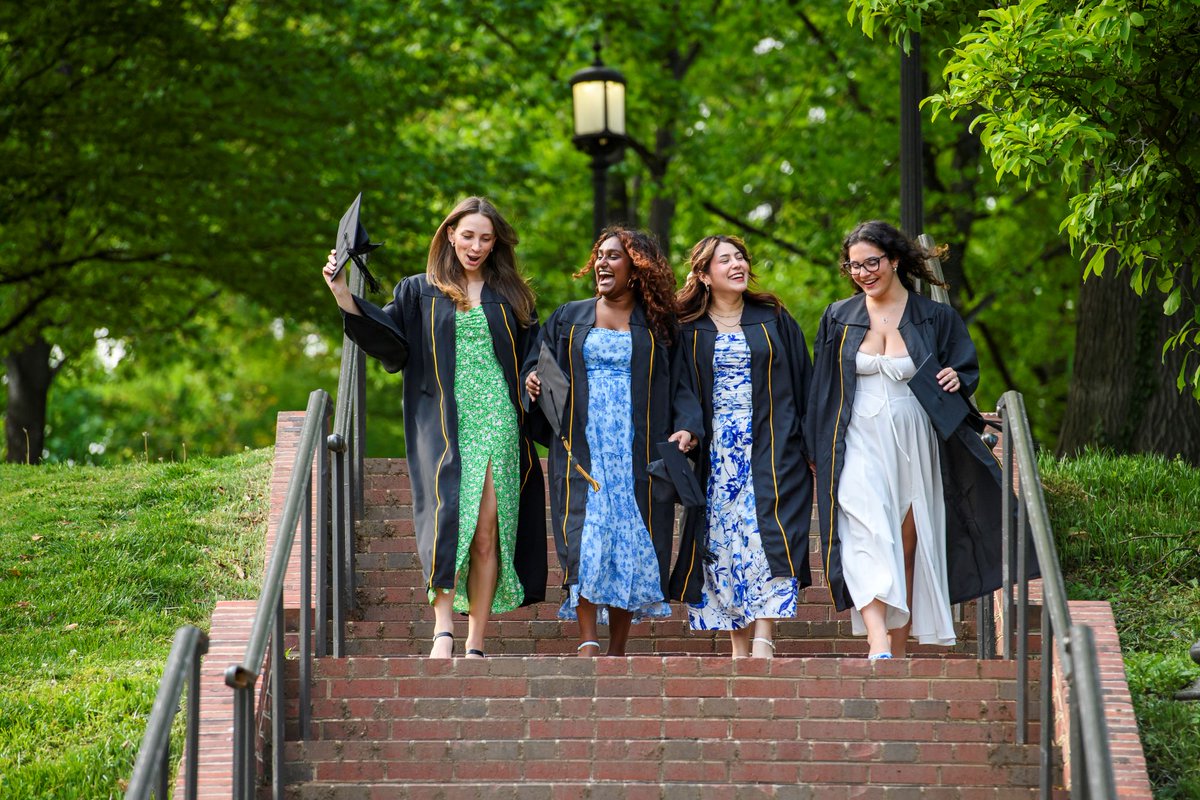 HopkinsGiving's tweet image. Happy Commencement Day Blue Jays!

#Commencement #ClassOf2025 #GoHop