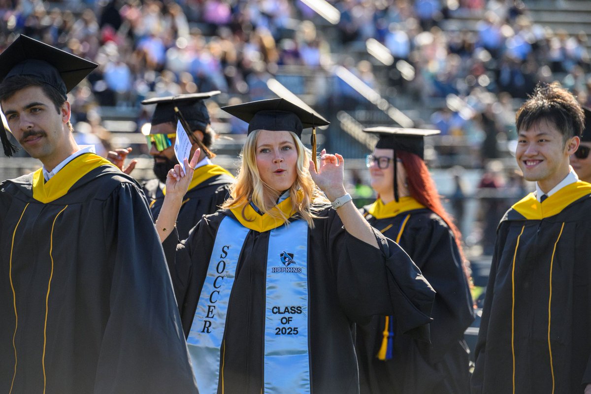 HopkinsGiving's tweet image. Happy Commencement Day Blue Jays!

#Commencement #ClassOf2025 #GoHop