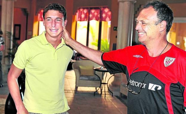 "No quiero que mis hijos aprendan que un club de fútbol es sólo ganar, o un escudo o una camiseta, sino que aprendan cómo se vive en el Athletic, un modo de estar en el mundo: a ser honesto, justo y fiel aunque nadie te vea hacerlo".

Don Óscar de Marcos Arana.