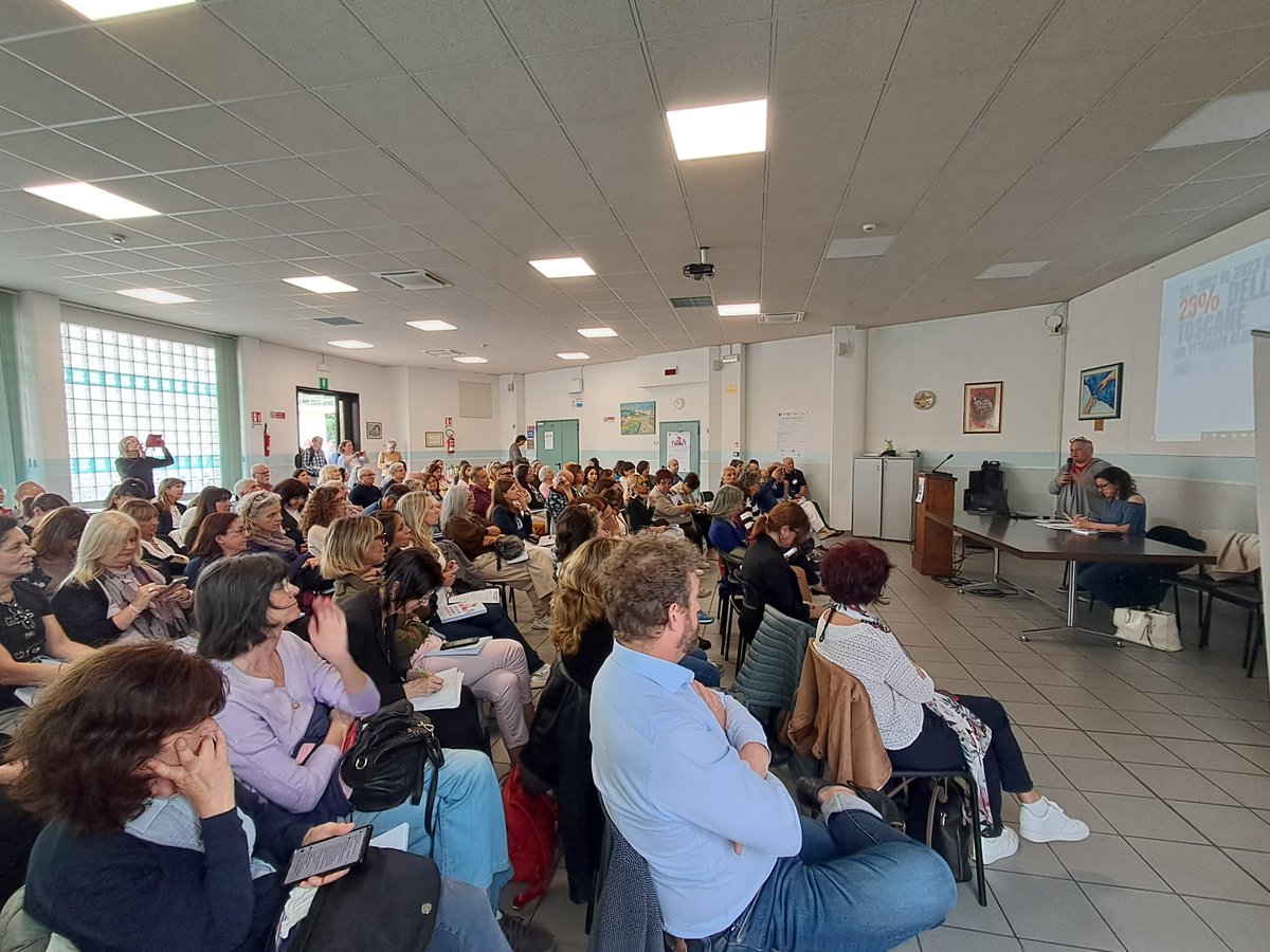 Cesvot's tweet photo. Grande affluenza a Borgo a Buggiano per il seminario di presentazione del Report del Terzo settore con focus sul tema dei giovani. Dopo i saluti dell'Assessora Spinelli, quelli della Presidente della Delegazione Cesvot di Pistoia, Silvia Bini. https://t.co/27ubUqUjy4