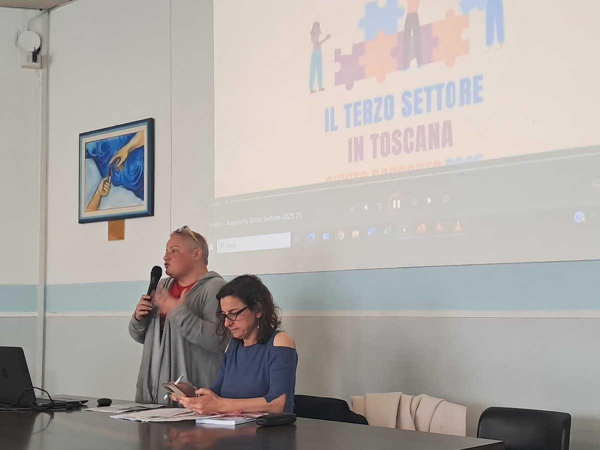 Cesvot's tweet photo. Grande affluenza a Borgo a Buggiano per il seminario di presentazione del Report del Terzo settore con focus sul tema dei giovani. Dopo i saluti dell'Assessora Spinelli, quelli della Presidente della Delegazione Cesvot di Pistoia, Silvia Bini. https://t.co/27ubUqUjy4