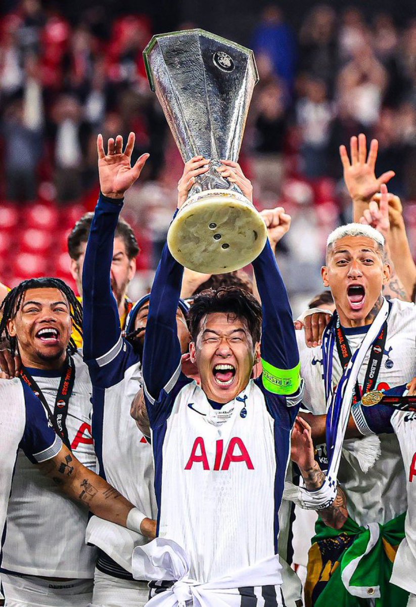 HM7world's tweet photo. No words cant describe this feeling. So happy for the team and My Captain Heung Min Son!!🏆🏆🏆🏆 https://t.co/rU0J0TSCZ8