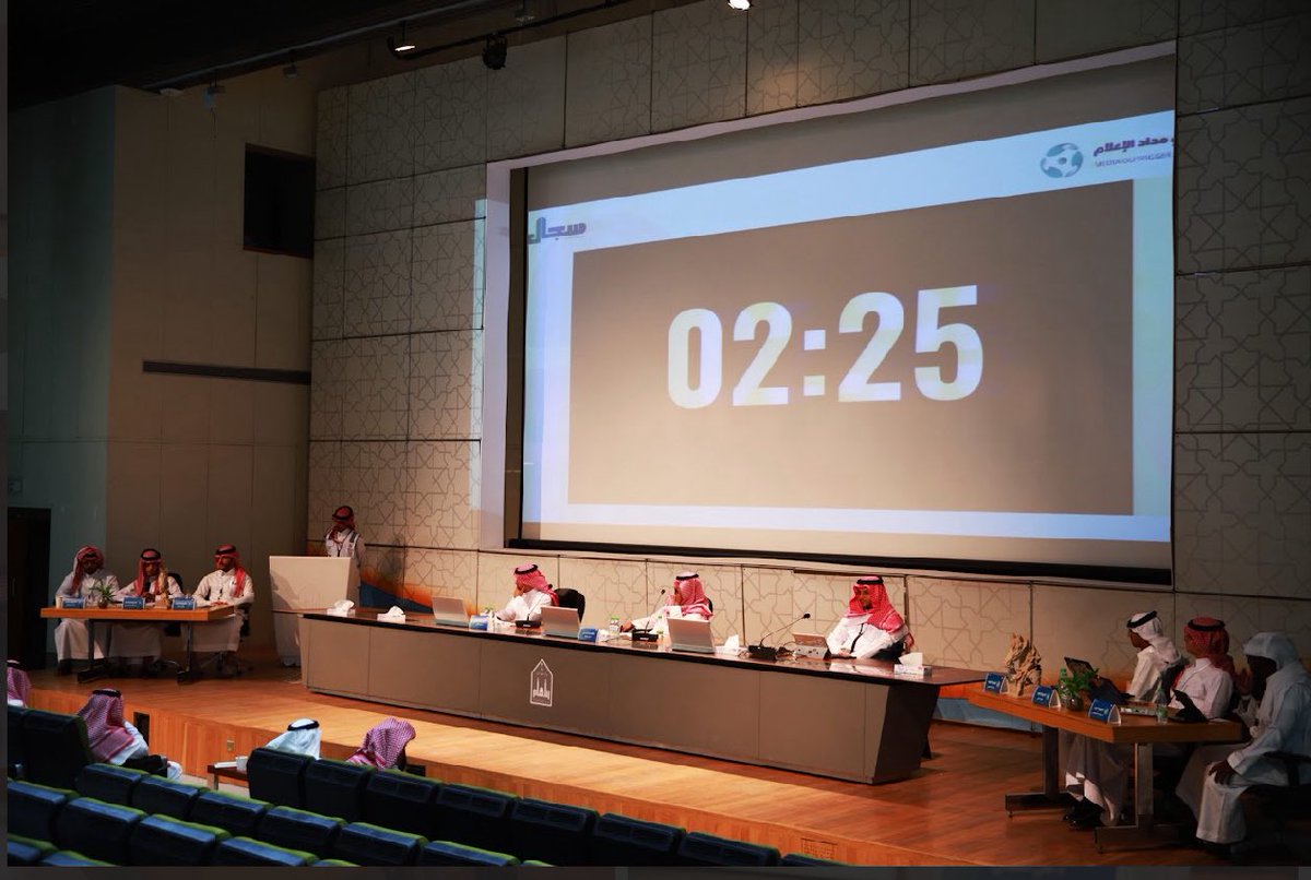 بحمد الله وتوفيقه، وبعد رحلة مليئة بالتحديات والعمل المتواصل، أود أن أعبر عن فخري وامتناني كـ قائد لمشروع #سجال2 والتي كانت تجربة استثنائية بكل ما تحمله الكلمة من معنى.

كانت تجربة طويلة، تعلمت فيها الكثير، وعشت فيها لحظات لا تُنسى من العمل الجماعي، والتخطيط، والتنفيذ، حتى لحظة