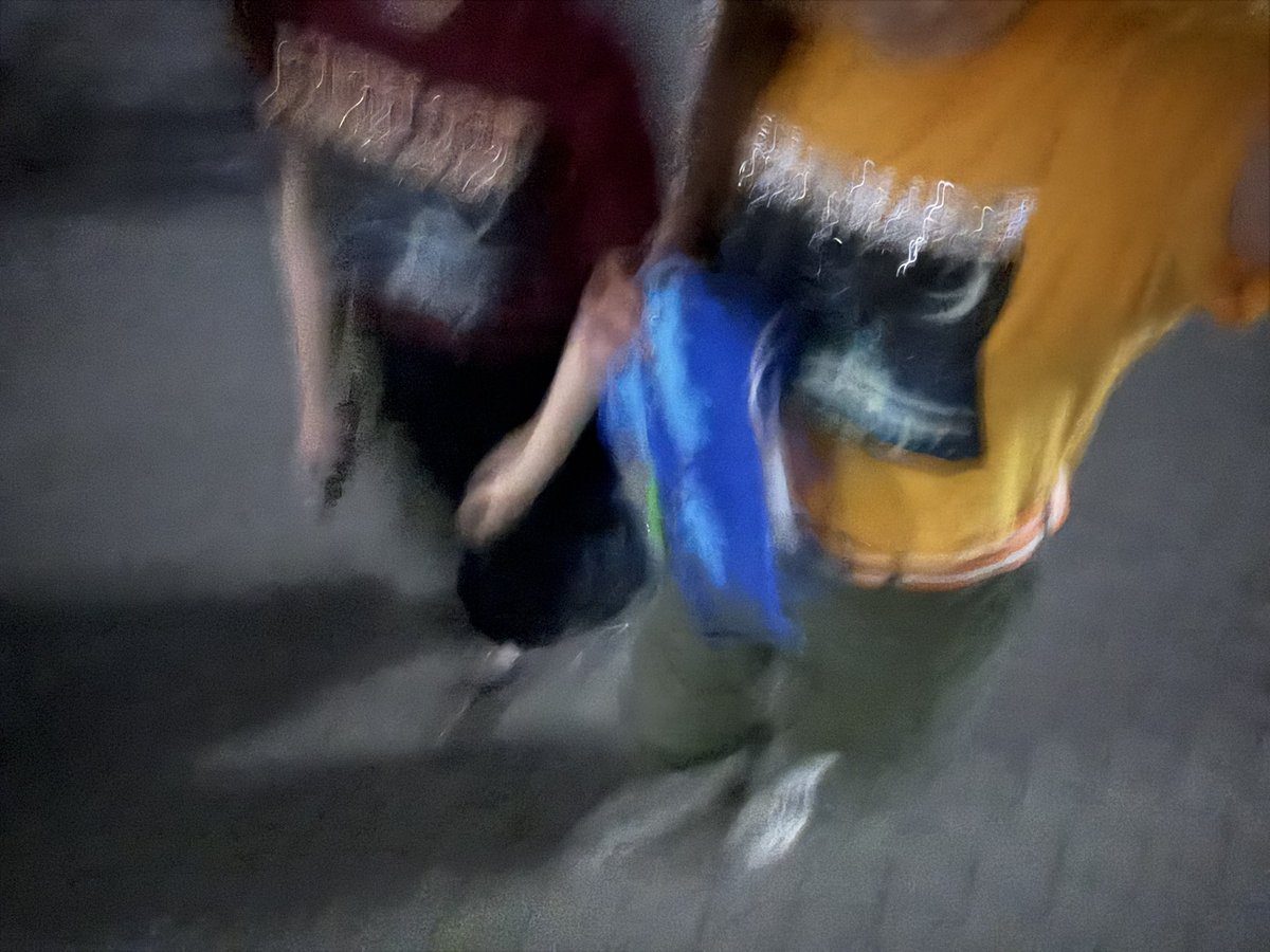 chimyon64's tweet photo. Tシャツキラッキラにデコったのあいみょんに見てもらえました🫰🏻( т т )🧡 
不器用 頑張ってよかった、、
あんな目を見てしっかりとお話出来たの初めてで震え止まらんかった〜〜( т т )❕
あいみょんありがとう❕
次のツアーもぜっったい妹誘って参戦する❕
@aimyonGtter 
#ドルアパ #ドルアパ大阪 https://t.co/zLb9C3DYBn