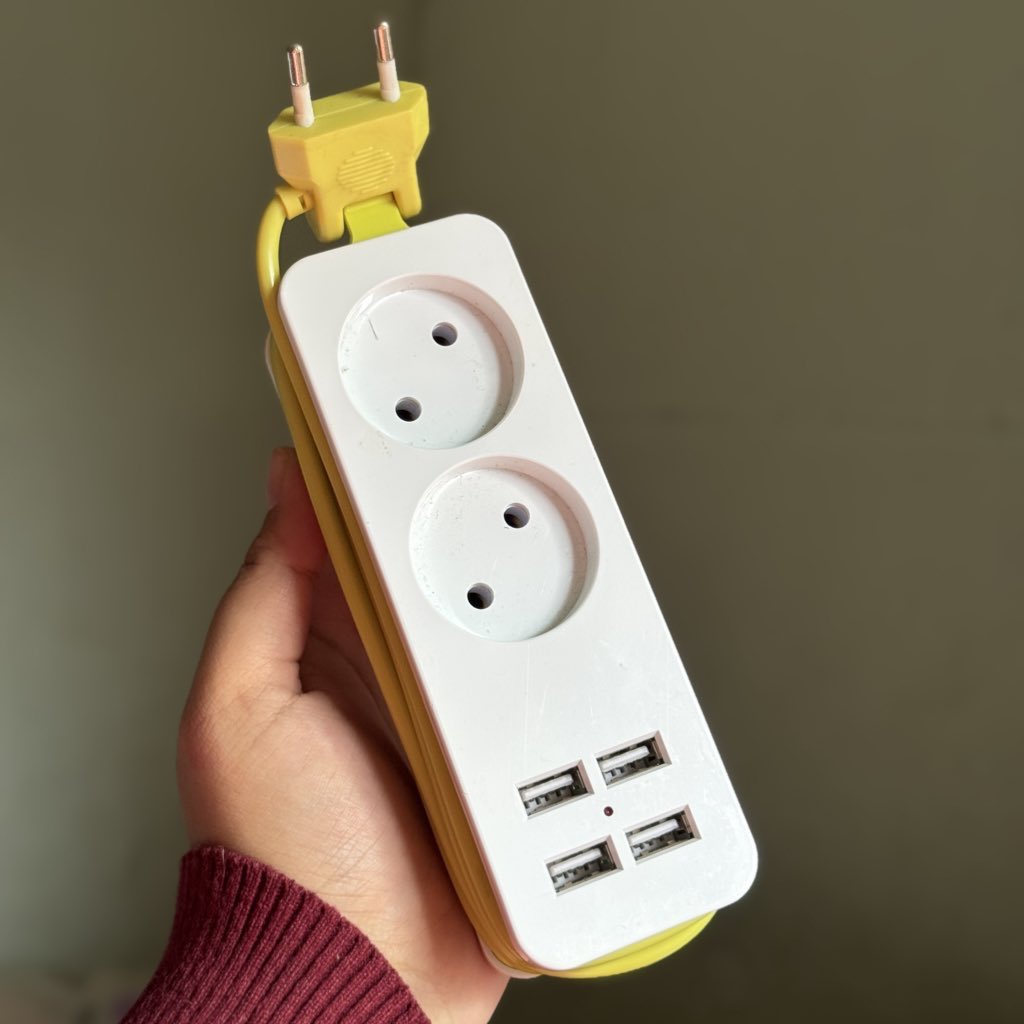 queerisy's tweet photo. best travel items i’ve ever bought. 

selama traveling ternyata barang-barang ini beneran penting dan bikin liburan jadi LEBIHHHH MUDAH… NO ZONKK pembelian sendiri gak asal comot link! ⤵️ https://t.co/4wLkXzqJJw