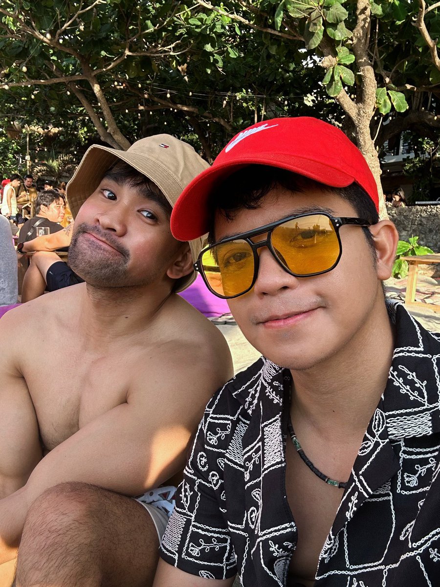 Ikaw talaga plot twist ng 2025 ko 😘 I love you!