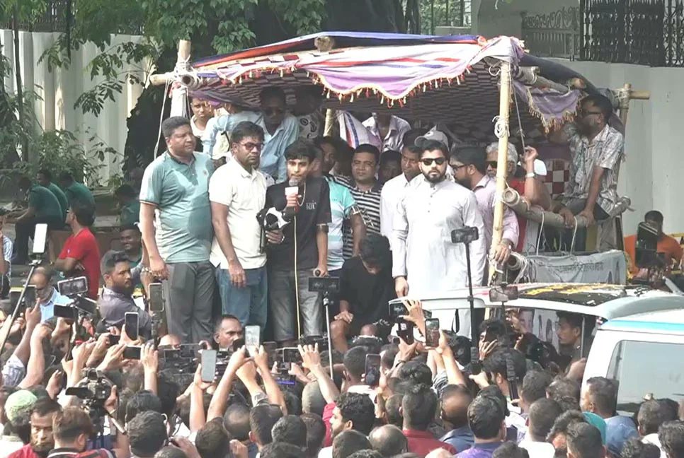 আন্দোলন স্থগিত করলেন ইশরাক, অন্তর্বর্তী সরকারকে ৪৮ ঘণ্টার আলটিমেটাম