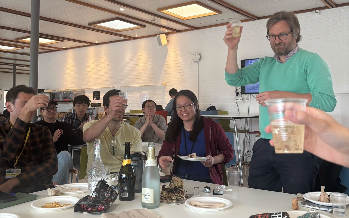 Reisner Lab (@reisnerlab) on Twitter photo Congrats to the queen 👑 of #OPV #photoelectrochemical devices <a href="/celineyeungws/">celineyeung</a> for defending her PhD #thesis!
Here, two of her dearest moments: her first cake time❤️(Halloween 2021) and her viva celebrations🥳
Can't wait to see the great things you'll do in your future, Celine! Congrats to the queen 👑 of #OPV #photoelectrochemical devices <a href="/celineyeungws/">celineyeung</a> for defending her PhD #thesis!
Here, two of her dearest moments: her first cake time❤️(Halloween 2021) and her viva celebrations🥳
Can't wait to see the great things you'll do in your future, Celine!