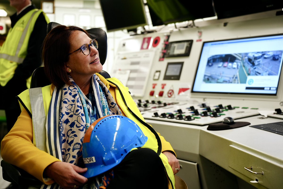 Direction de la défense (@defense_lu) on Twitter photo In Helsinki 🇫🇮, Minister of Defence <a href="/Yuriko_Backes/">Yuriko Backes</a> met her colleague <a href="/anttihakkanen/">Antti Häkkänen</a> to discuss NATO, EU, Ukraine and comprehensive security.
She visited the Hakaniemi bedrock shelter, the Sisu icebreaker and the National Emergency Supply Agency <a href="/HVK_uutiset/">Huoltovarmuuskeskus (HVK)</a>
🇫🇮🤝🇱🇺 In Helsinki 🇫🇮, Minister of Defence <a href="/Yuriko_Backes/">Yuriko Backes</a> met her colleague <a href="/anttihakkanen/">Antti Häkkänen</a> to discuss NATO, EU, Ukraine and comprehensive security.
She visited the Hakaniemi bedrock shelter, the Sisu icebreaker and the National Emergency Supply Agency <a href="/HVK_uutiset/">Huoltovarmuuskeskus (HVK)</a>
🇫🇮🤝🇱🇺