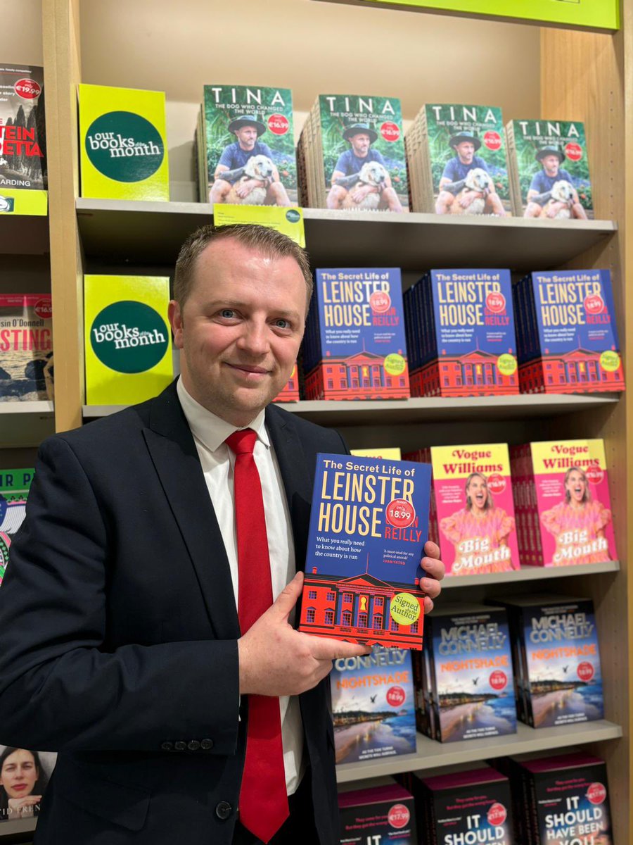 gavreilly's tweet image. It’s out! 𝐓𝐡𝐞 𝐒𝐞𝐜𝐫𝐞𝐭 𝐋𝐢𝐟𝐞 𝐨𝐟 𝐋𝐞𝐢𝐧𝐬𝐭𝐞𝐫 𝐇𝐨𝐮𝐬𝐞 is in shops now! Arrrrrrrgh! linktr.ee/gavreilly