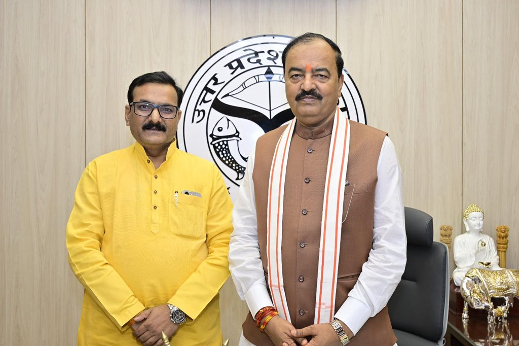 Dr Satish Dwivedi (@drdwivedisatish) on Twitter photo आज लखनऊ में प्रदेश के यशस्वी उप मुख्यमंत्री माननीय श्री <a href="/kpmaurya1/">Keshav Prasad Maurya</a> जी से उनके कालिदास मार्ग स्थित आवास पर मिलकर उनका आशीर्वाद प्राप्त किया और अपने विधानसभा क्षेत्र 305 इटवा के ग्रामीण क्षेत्रों के विकास के सम्बन्ध में चर्चा की ।
<a href="/BJP4UP/">BJP Uttar Pradesh</a> <a href="/BJP4India/">BJP</a> आज लखनऊ में प्रदेश के यशस्वी उप मुख्यमंत्री माननीय श्री <a href="/kpmaurya1/">Keshav Prasad Maurya</a> जी से उनके कालिदास मार्ग स्थित आवास पर मिलकर उनका आशीर्वाद प्राप्त किया और अपने विधानसभा क्षेत्र 305 इटवा के ग्रामीण क्षेत्रों के विकास के सम्बन्ध में चर्चा की ।
<a href="/BJP4UP/">BJP Uttar Pradesh</a> <a href="/BJP4India/">BJP</a>