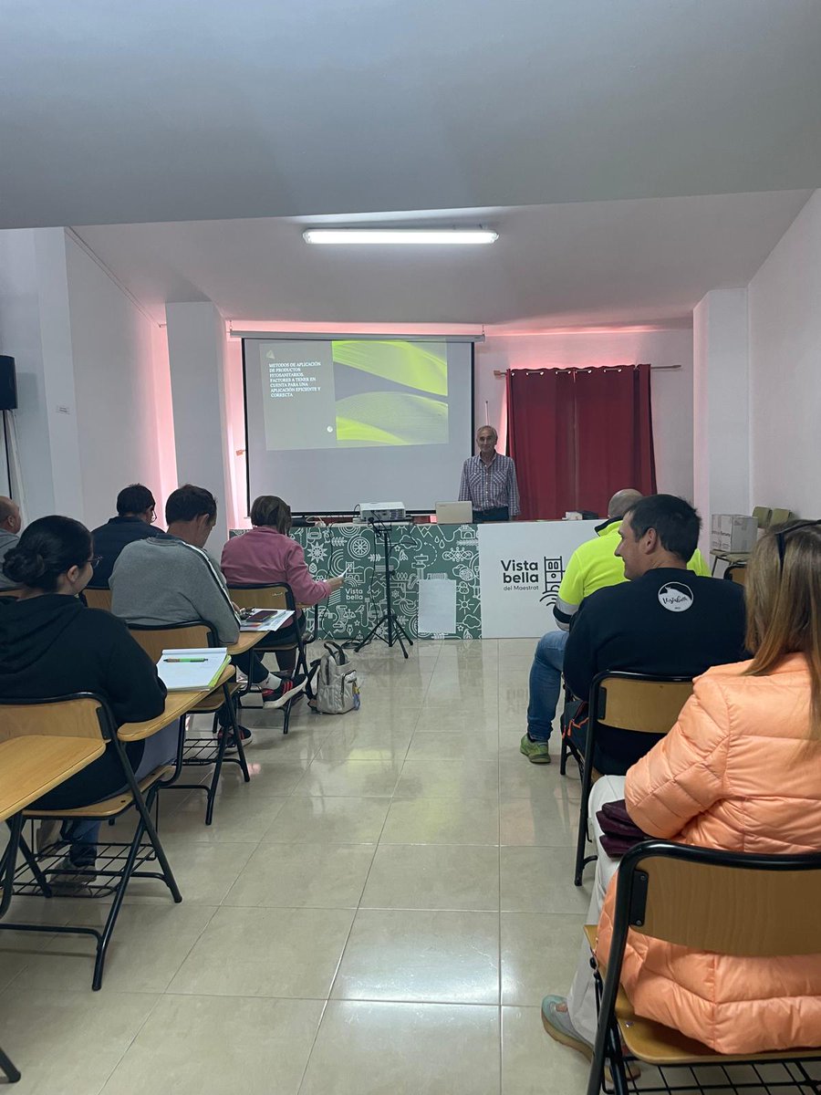 📍 Les dependències de l'Antiga Presó de Vistabella del Maestrat han acollit un curs formatiu necessari per a l'obtenció del carnet de fitosanitaris. 

✅ Es tracta d'un procés obligatori per tal d'emprar productes en el camp i els cultius